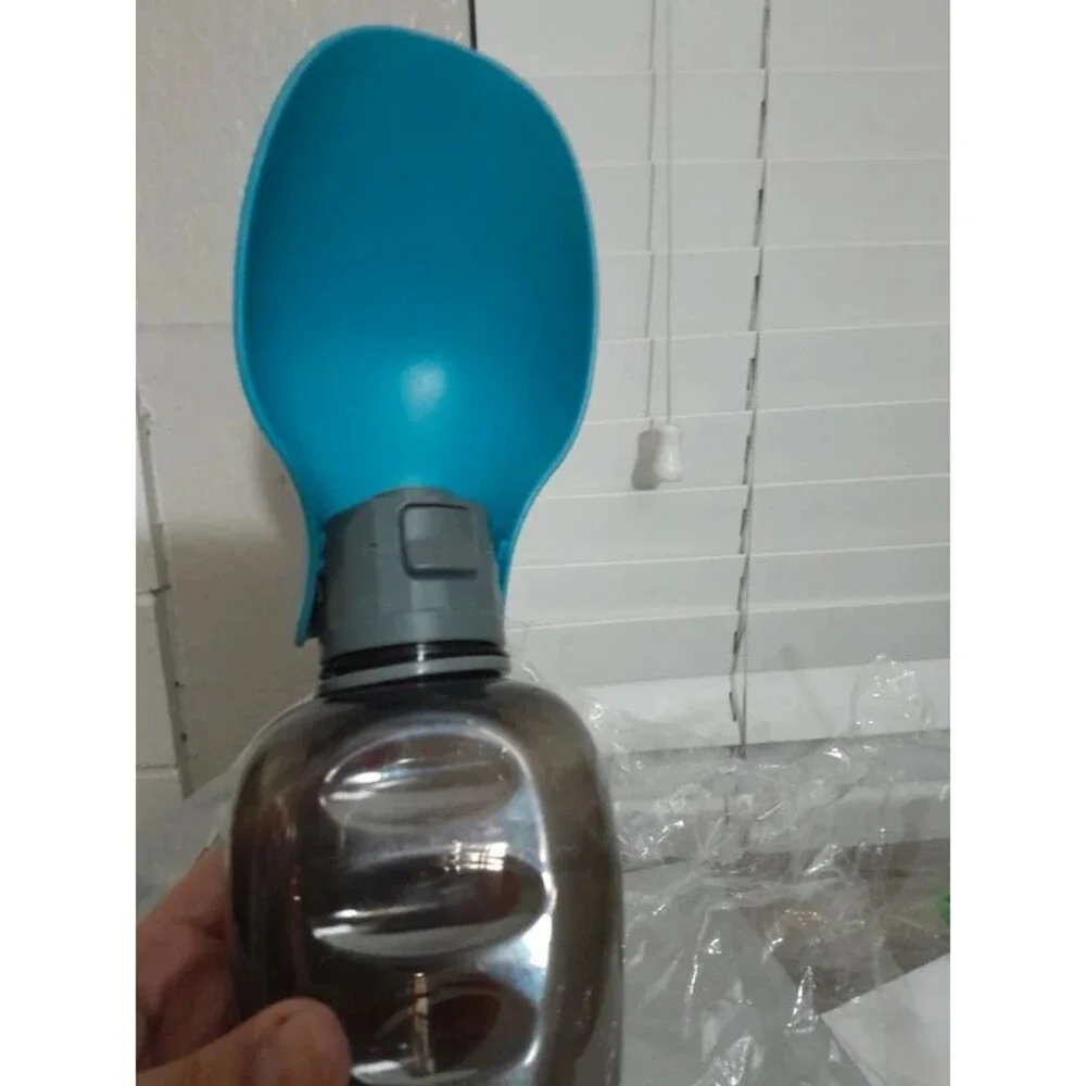 Botella portable de agua para perros